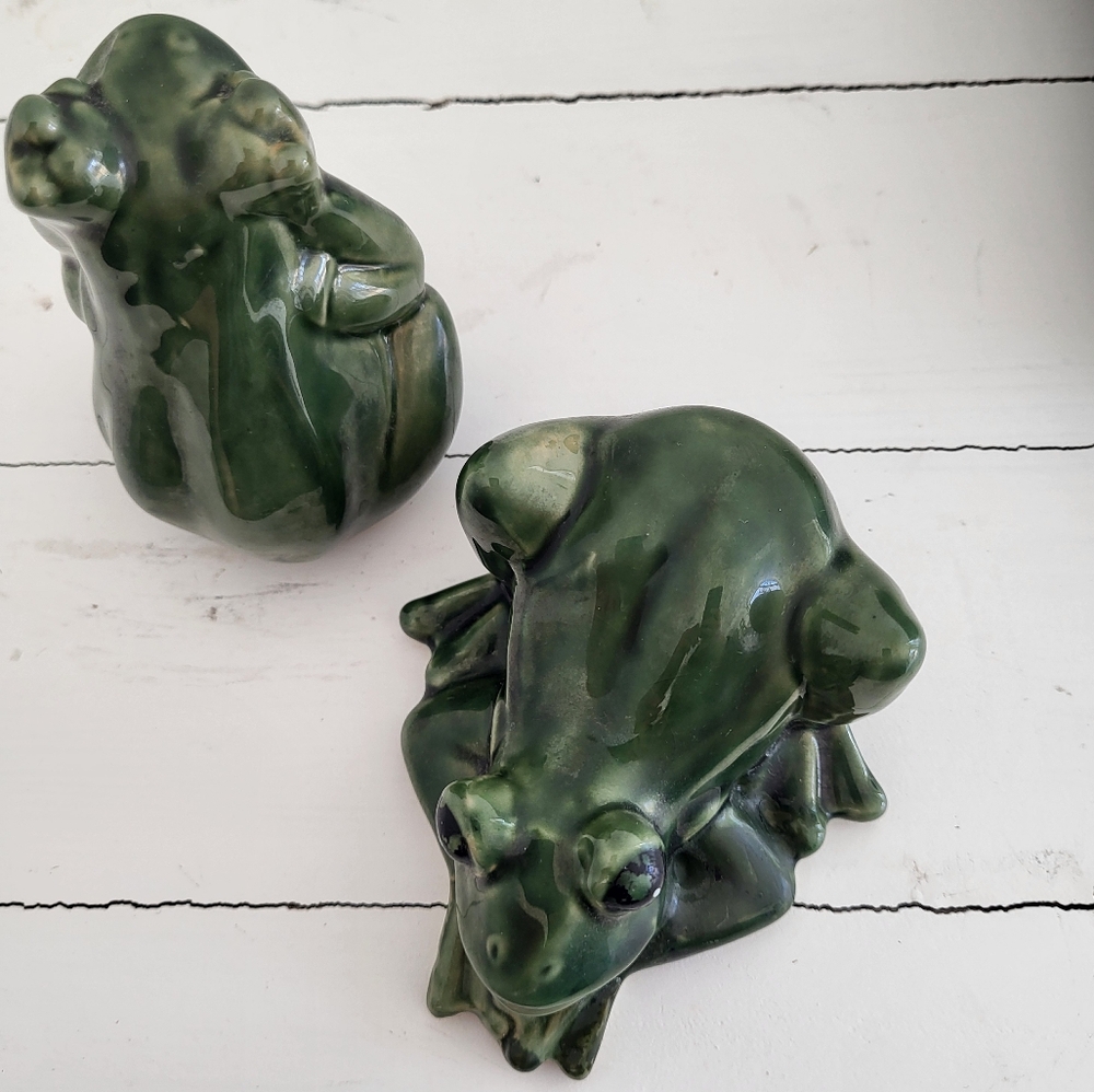 Vintage Green Ceramic Frog Figurines - Picture 5 of 8